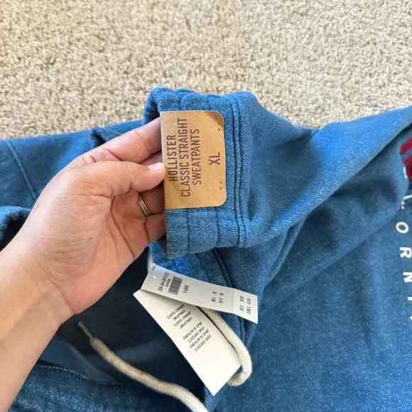 NWT‎ Hollister Women’s Blue Hoodie and Sweats Size L-XL Casual Relaxation - Picture 9 of 14